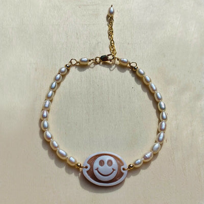 Hand carved Shell Happy Face Cameo Bracelet w/Pearls
