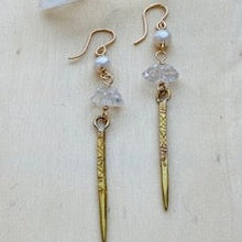Load image into Gallery viewer, ﻿Crystal Edge Earrings
