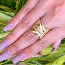 Load image into Gallery viewer, .Wrap Palm Leaf Ring
