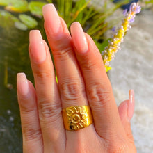 Load image into Gallery viewer, Sunshine In Adjustable Gold Ring
