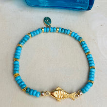 Load image into Gallery viewer, Fishie ‘n Sea Turquoise Elastic Bracelet
